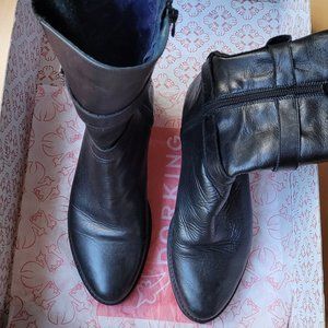 Dorking by Fluchos Black Leather Booties